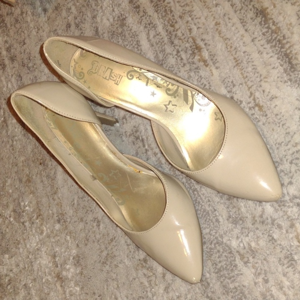 Freebie! Nude Pointed Toe Heels